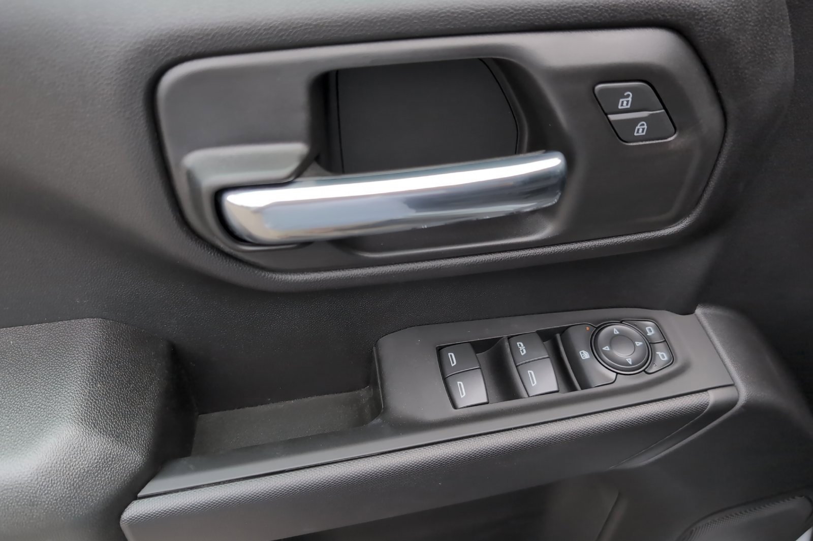 2026 Chevrolet Silverado 1500 Custom photo 11