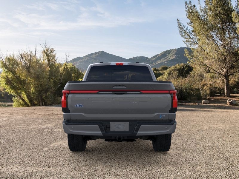 2025 Ford F-150 Lightning Lariat photo 5