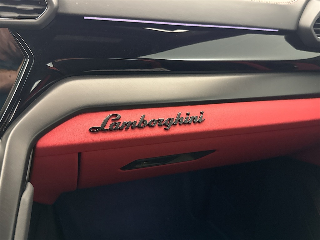 2023 Lamborghini Urus S photo 31