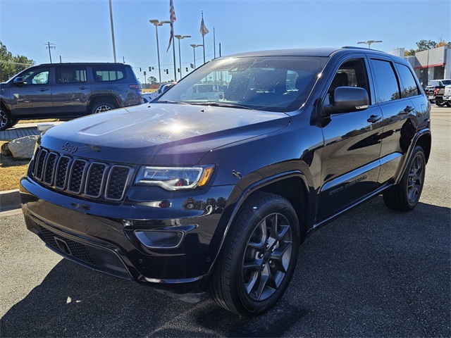 2021 Jeep Grand Cherokee Anniversary Edition photo 3