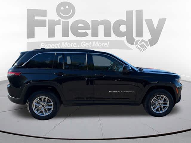 2025 Jeep Grand Cherokee Laredo X photo 2