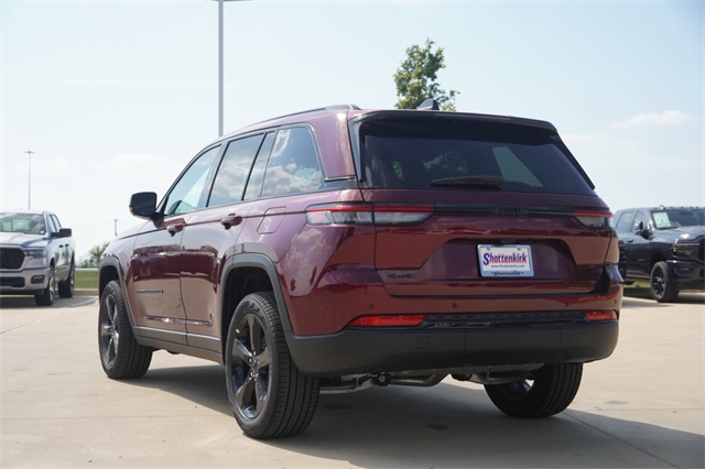 2025 Jeep Grand Cherokee Limited photo 4
