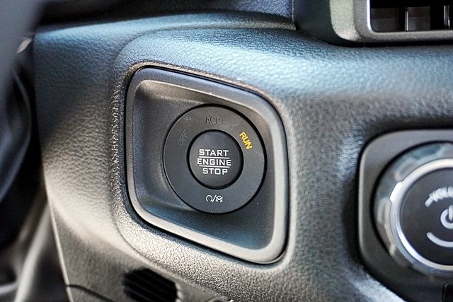 New 2025 Black Clear-Coat Exterior Paint Jeep Sport S image 35