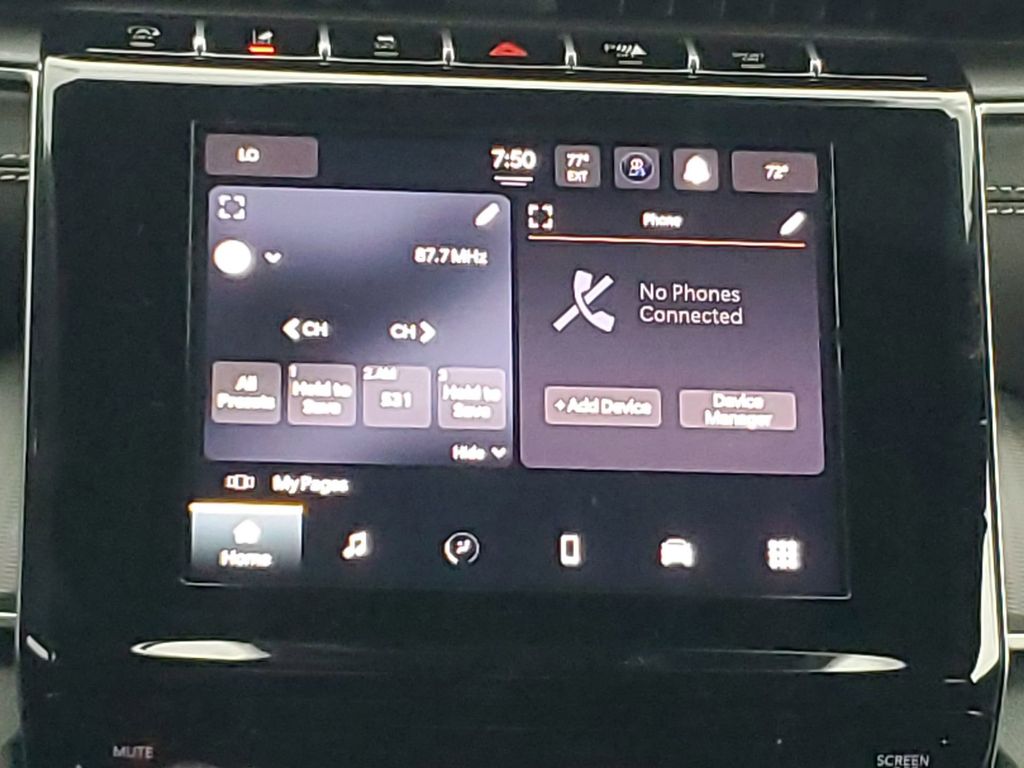 2025 Jeep Grand Cherokee Laredo Altitude photo 24
