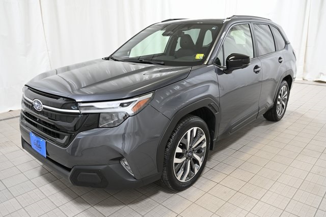 2025 Subaru Forester Touring photo 9