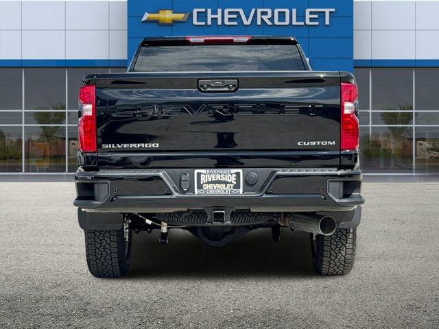 2025 Chevrolet Silverado 2500HD Custom photo 5