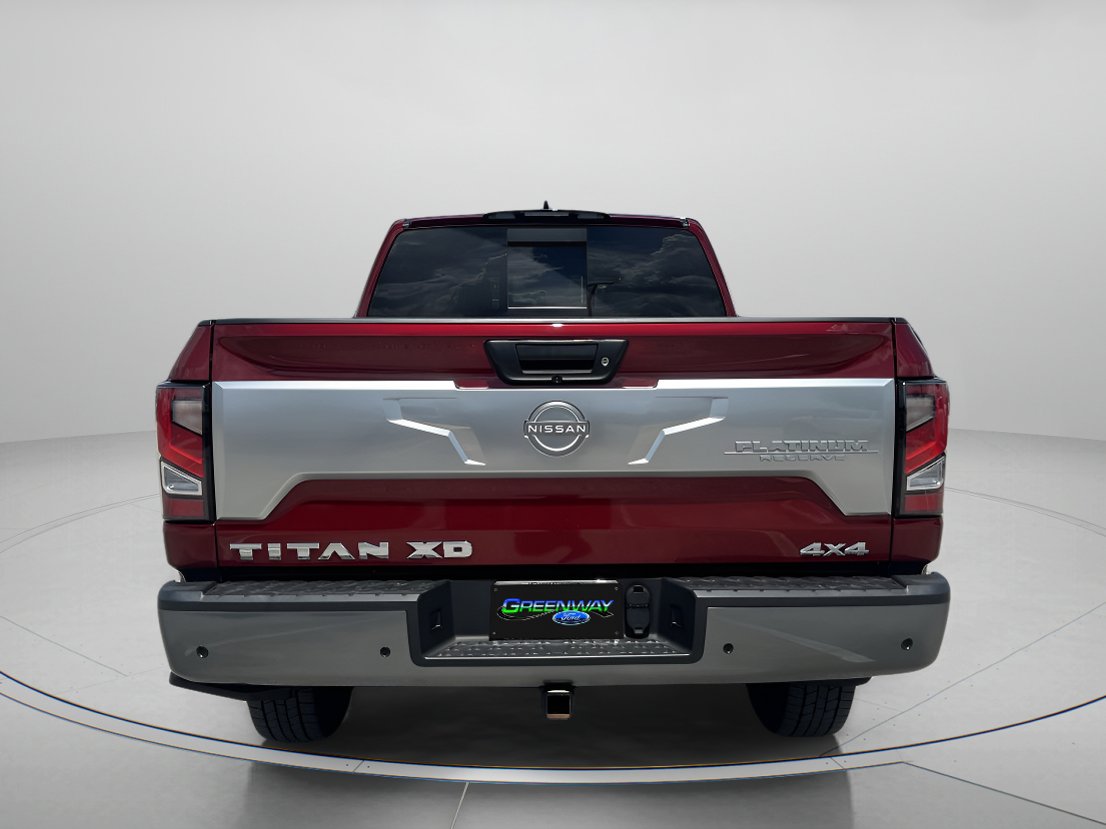 2023 Nissan Titan Platinum Reserve Crew Cab photo 3