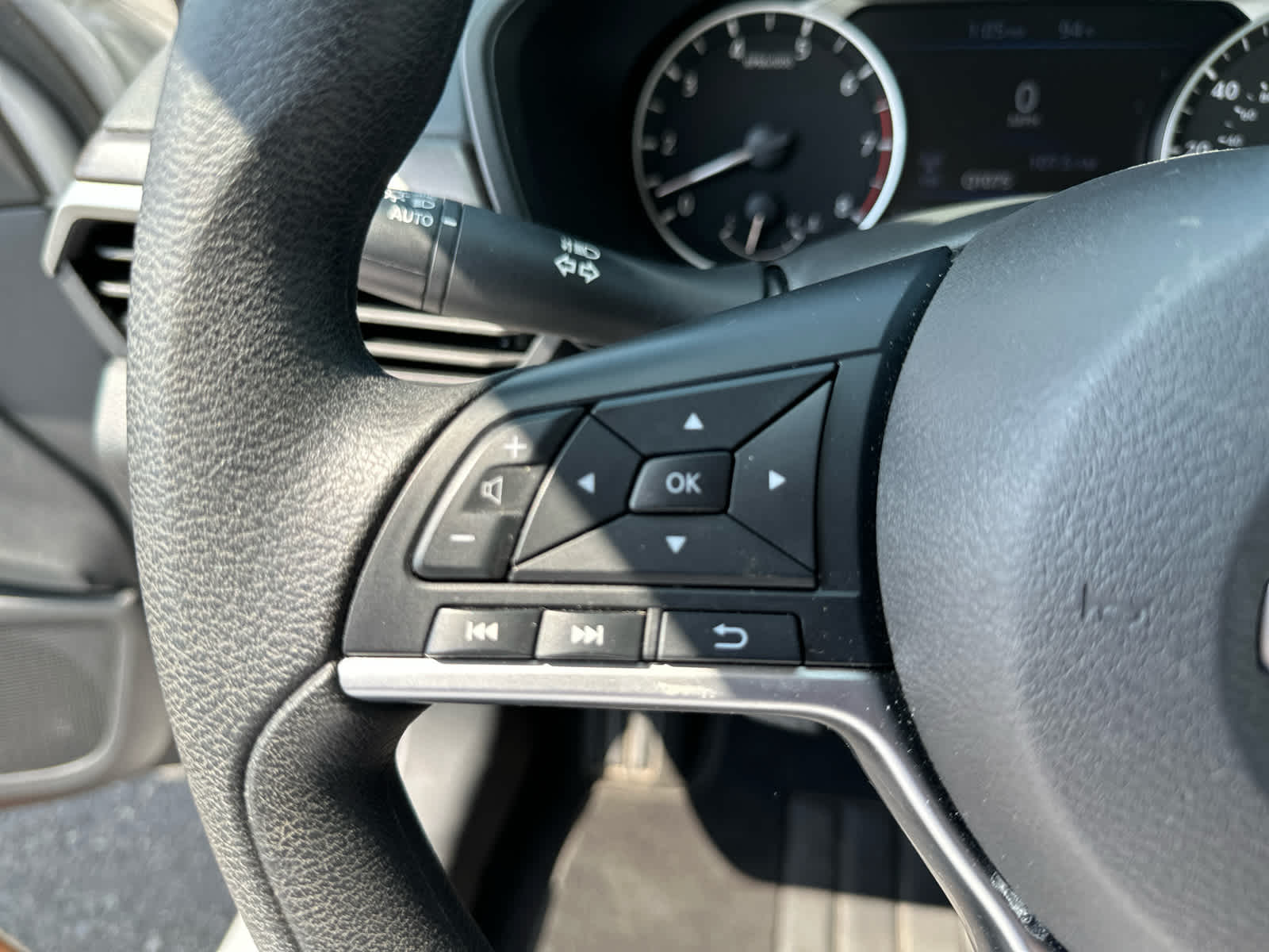 2024 Nissan Altima 2.5 SV photo 28