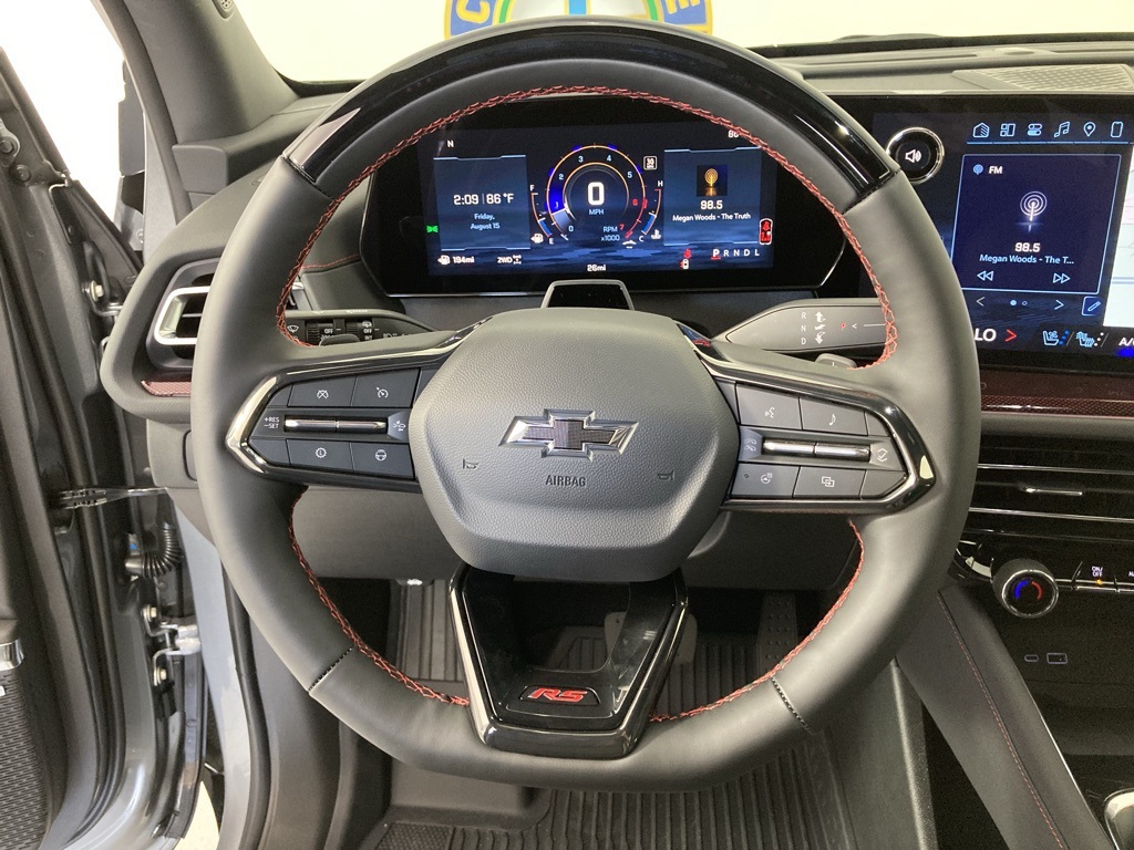 2026 Chevrolet Traverse RS photo 2