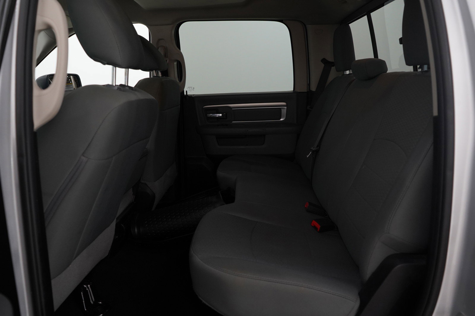 2018 Ram 1500 SLT photo 16