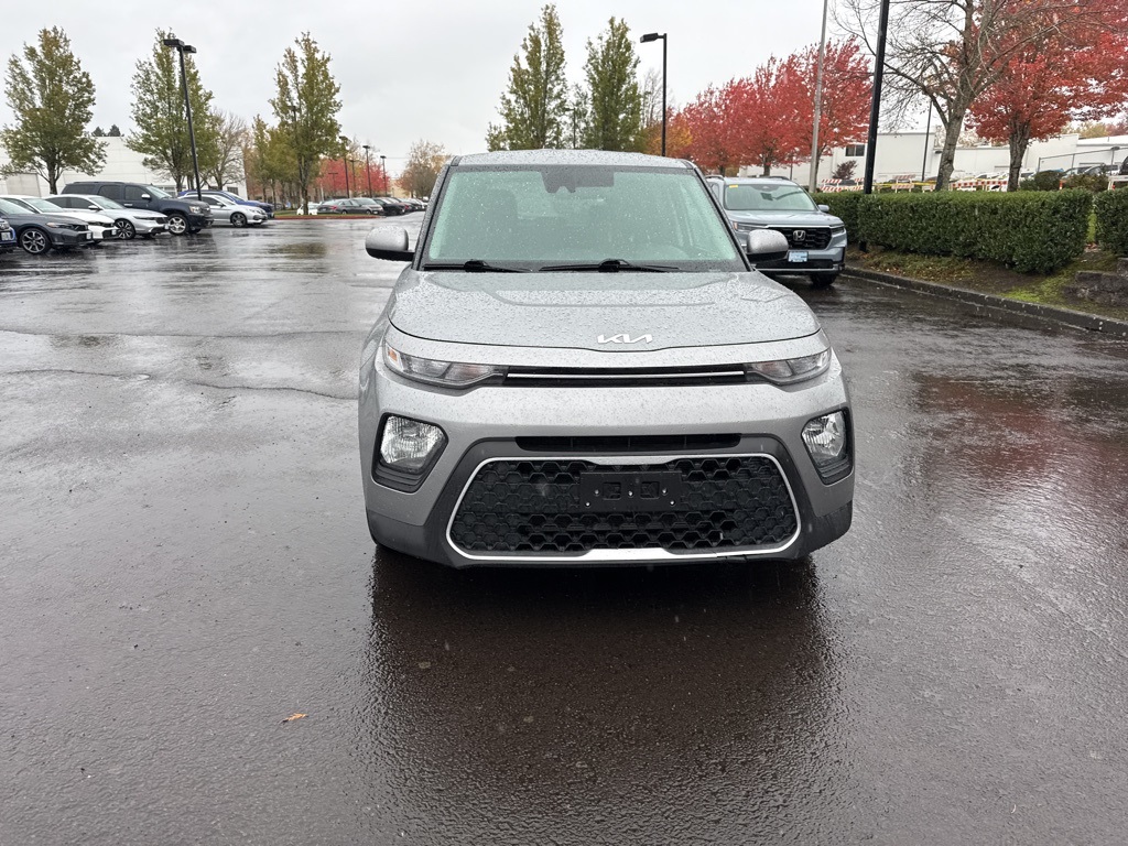 2022 Kia Soul LX photo 2