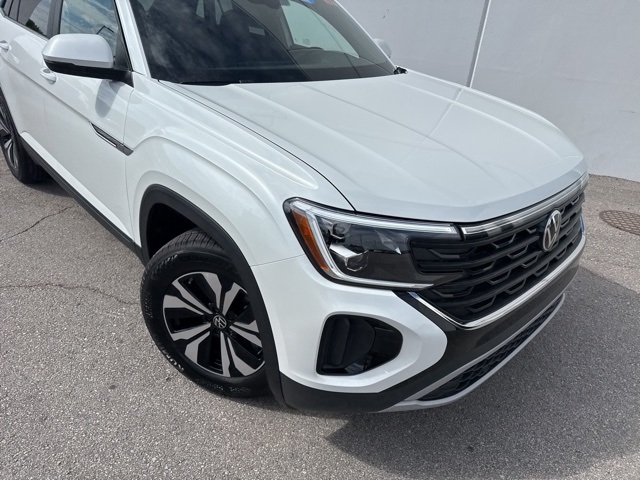 2026 Volkswagen Atlas Cross Sport SE photo 3