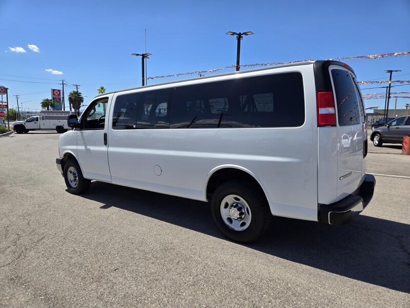 2021 Chevrolet Express LT photo 2
