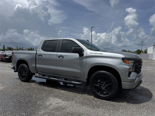 2025 Chevrolet Silverado 1500 Custom photo 3