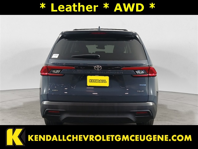 2024 Toyota Grand Highlander XLE photo 3
