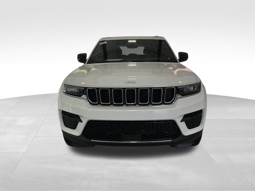 2025 Jeep Grand Cherokee Laredo X photo 4