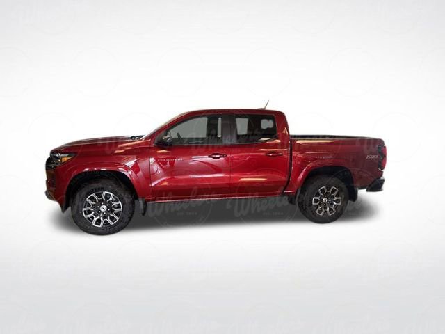 2025 Chevrolet Colorado Z71 photo 2