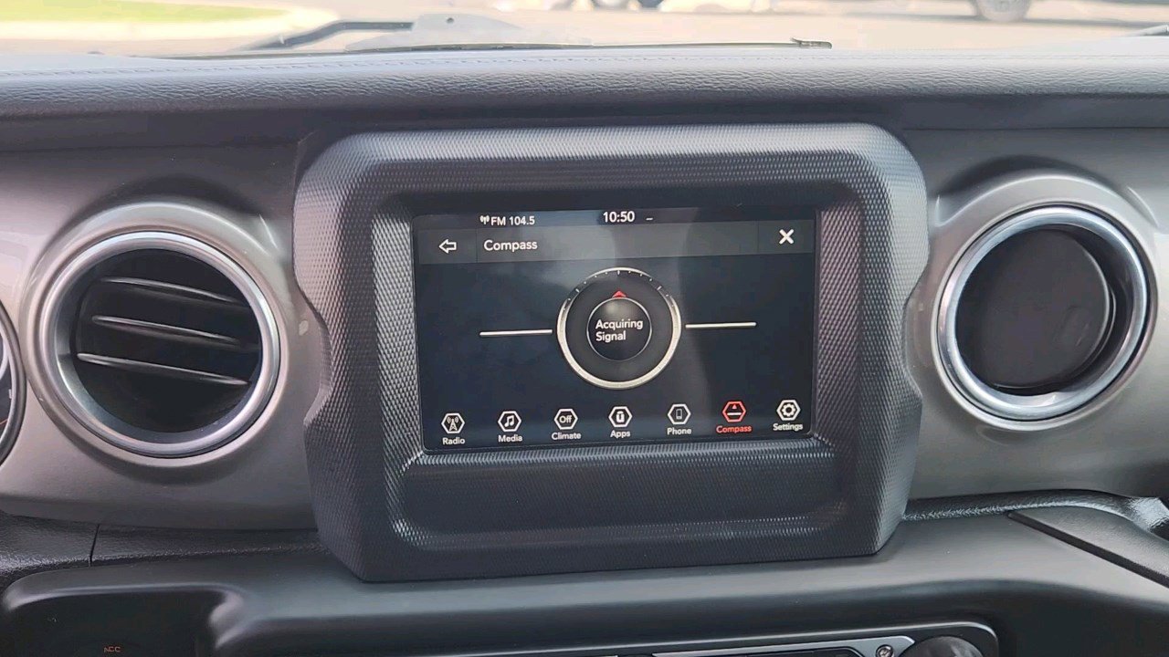 2018 Jeep Wrangler Unlimited Sahara photo 11