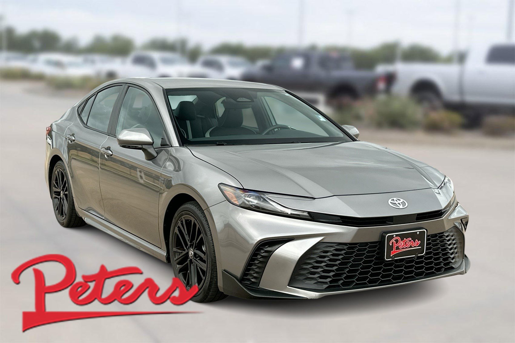 2025 Toyota Camry SE's photo