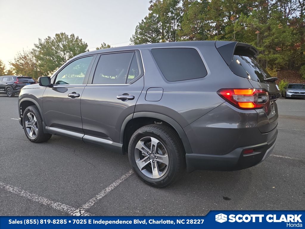 2025 Honda Pilot EX-L photo 2