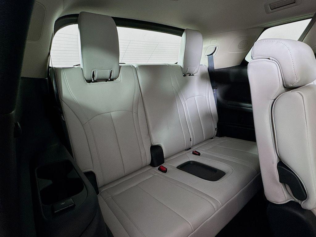 2026 Infiniti QX60 Luxe photo 34