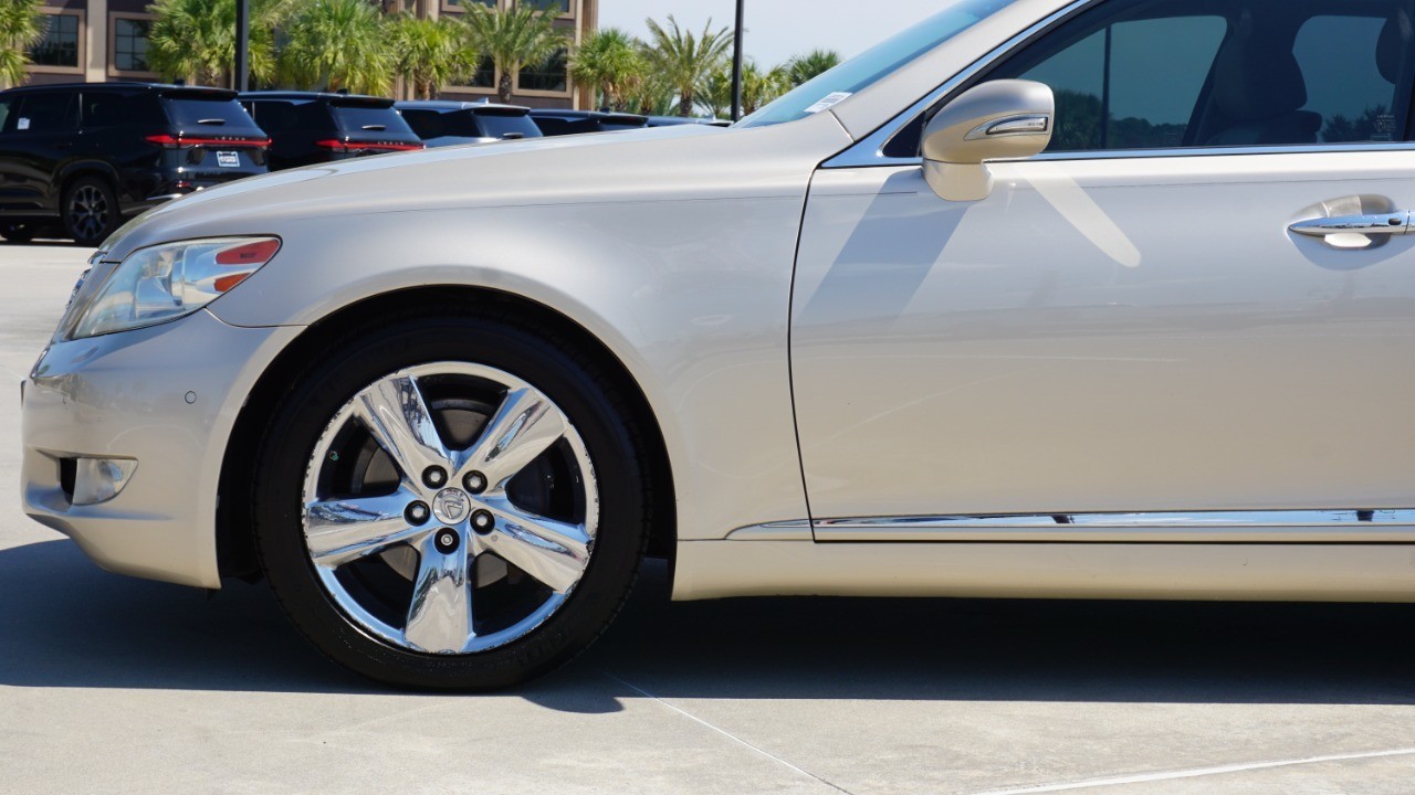 2011 Lexus LS 460 photo 10