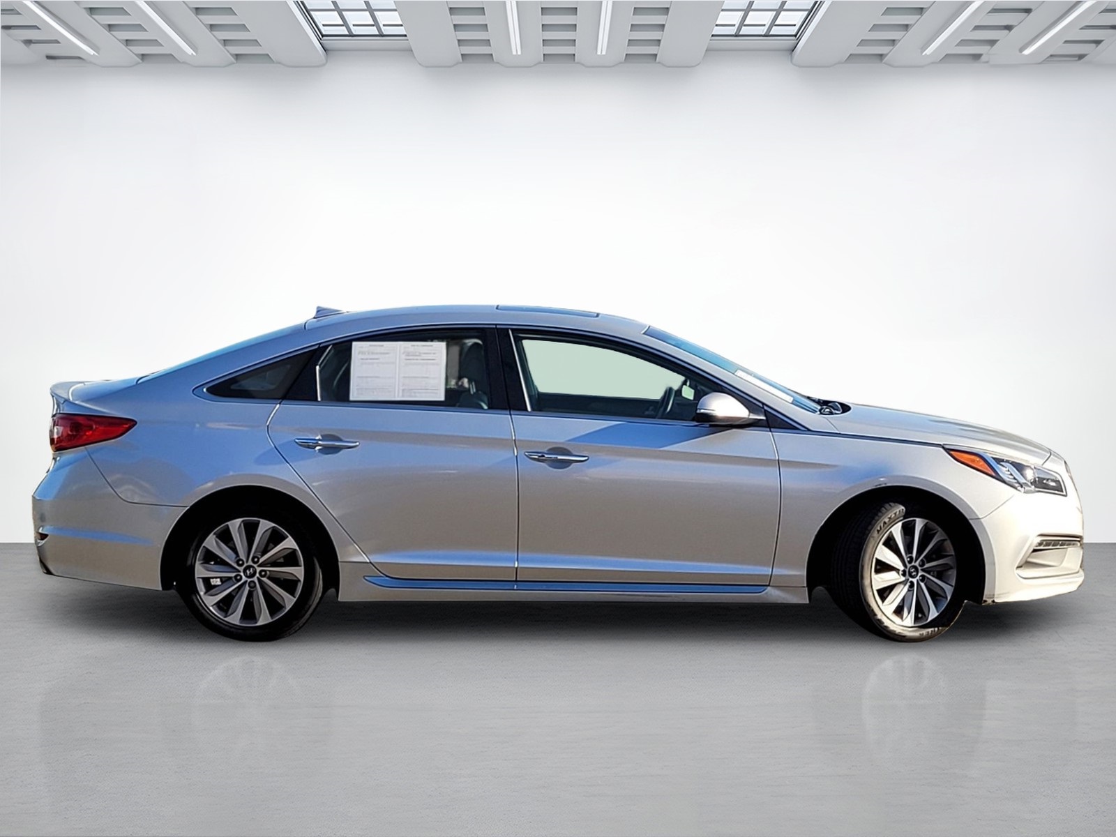 2017 Hyundai Sonata Sport photo 2