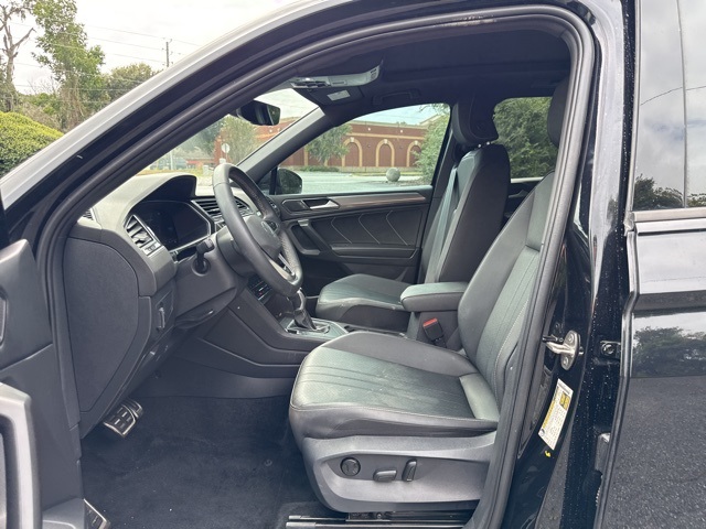 2023 Volkswagen Tiguan SE R-Line Black photo 8