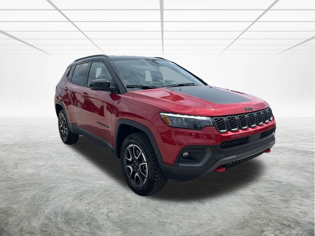 2025 Jeep Compass Trailhawk photo 2