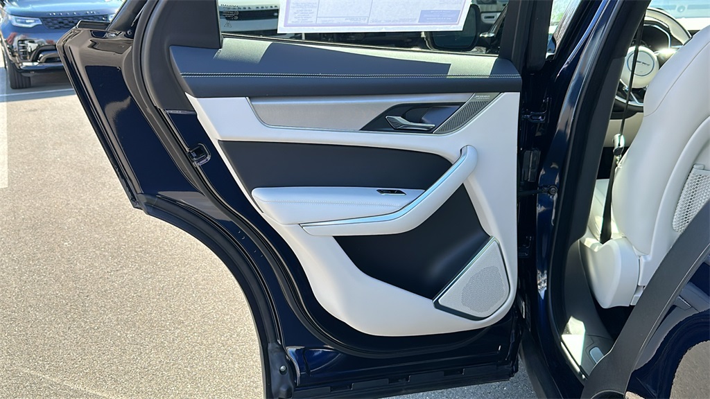 2026 Jaguar F-PACE P250 R-Dynamic S photo 23