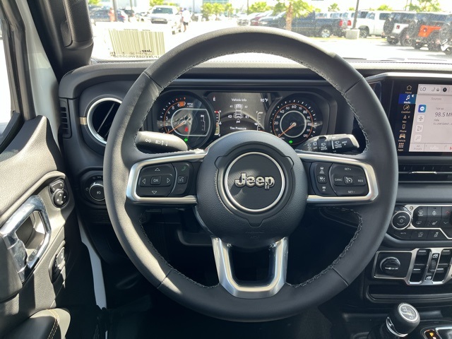 2025 Jeep Wrangler Sahara photo 8