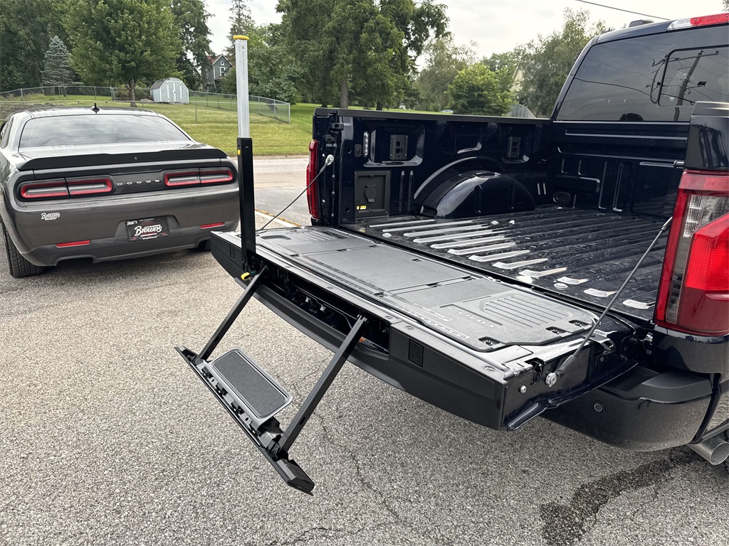 2025 Ford F-150 XLT photo 11
