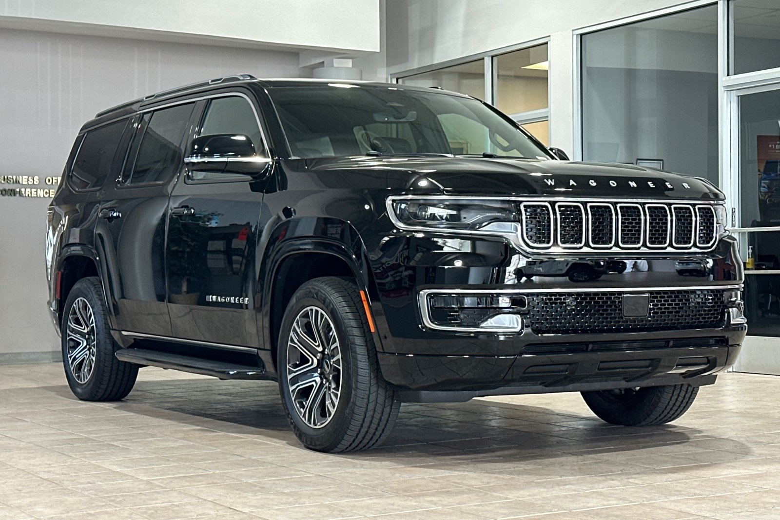 2025 Jeep Wagoneer Base photo 8