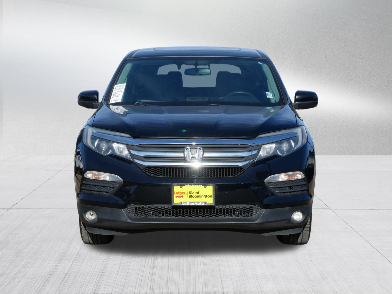 Used 2017 Honda Pilot EX-L with VIN 5FNYF6H54HB010676 for sale in Bloomington, Minnesota