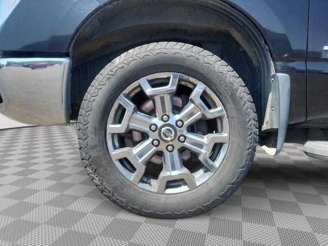2017 Nissan Titan SV photo 14