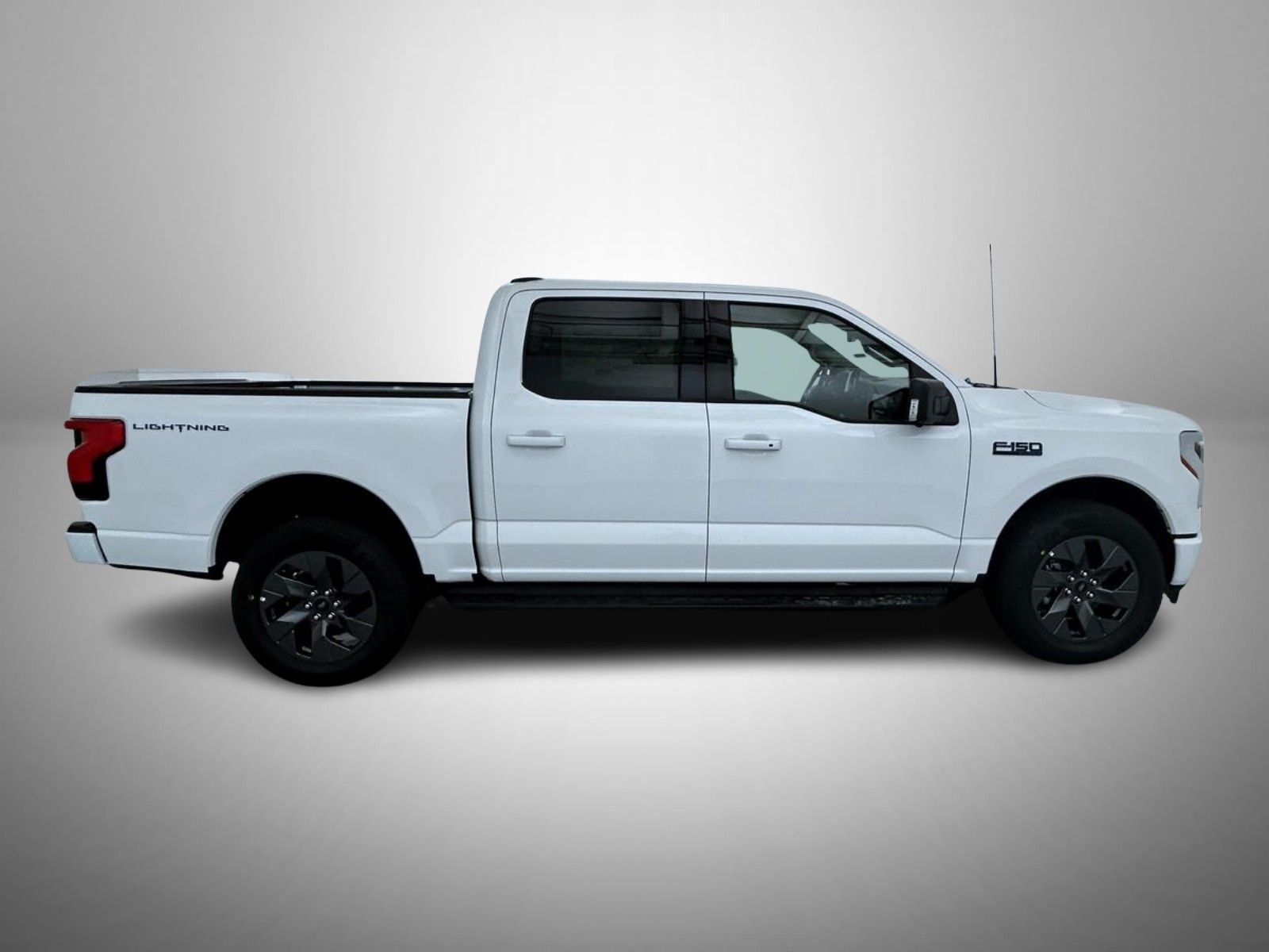 2025 Ford F-150 Lightning photo 4