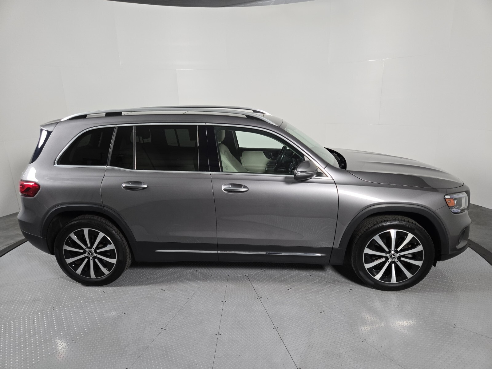 2022 Mercedes Benz GLB 250 4MATIC photo 3