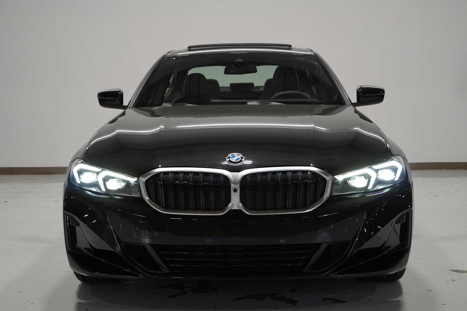 2025 Bmw 330i photo 2