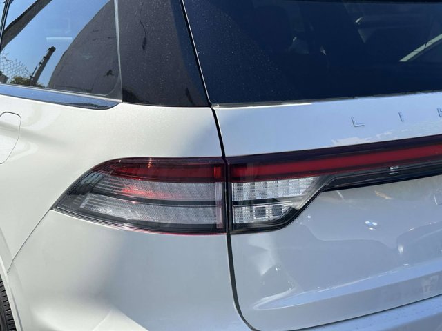2025 Lincoln Aviator Reserve photo 7