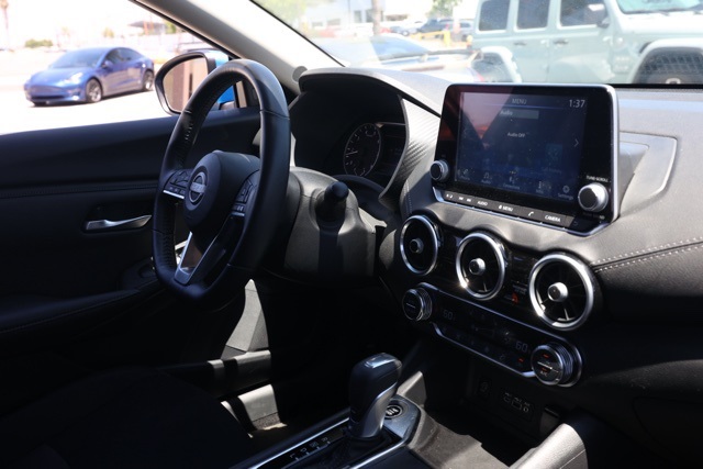 2025 Nissan Sentra SV photo 18