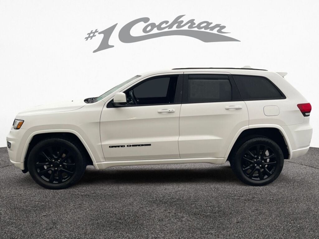 2017 Jeep Grand Cherokee Altitude photo 4