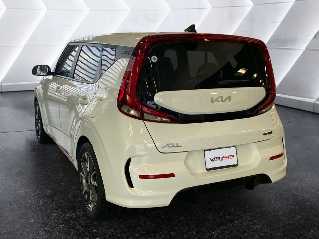 2022 Kia Soul GT-Line photo 2