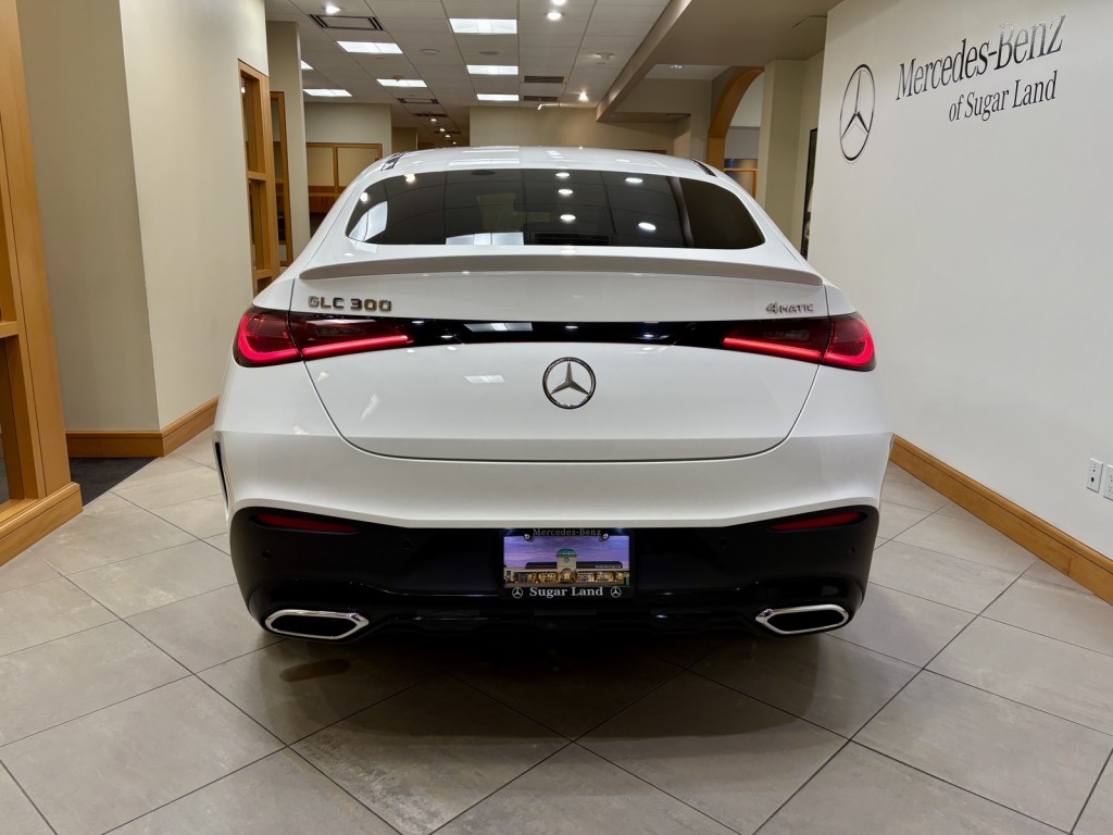 2026 Mercedes Benz GLC 300 4MATIC photo 4