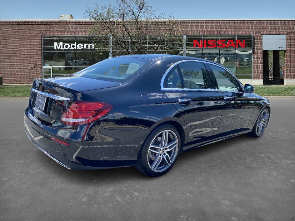 2018 Mercedes Benz E 300 photo 4