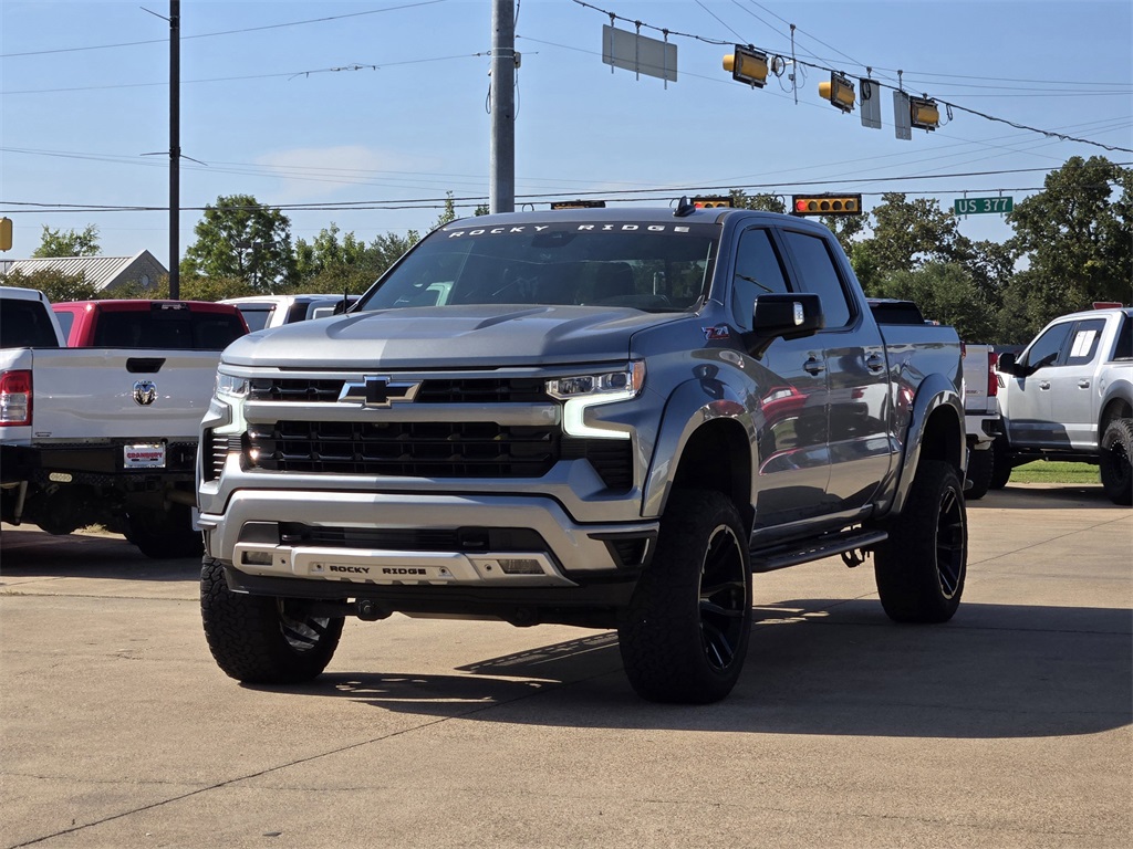 2023 Chevrolet Silverado 1500 RST photo 2