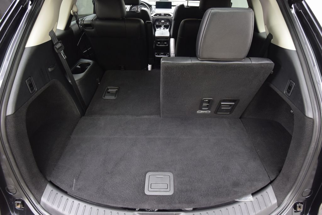 2023 Mazda CX-9 Touring photo 19