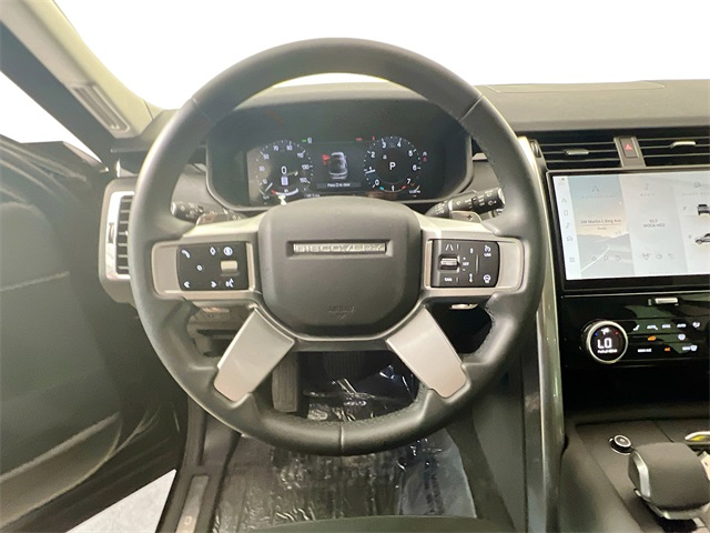 2024 Land Rover Discovery S photo 10