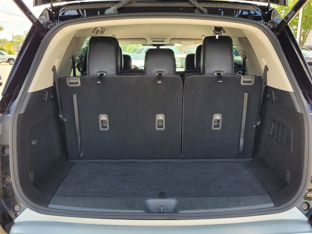 2024 Nissan Pathfinder SL photo 9