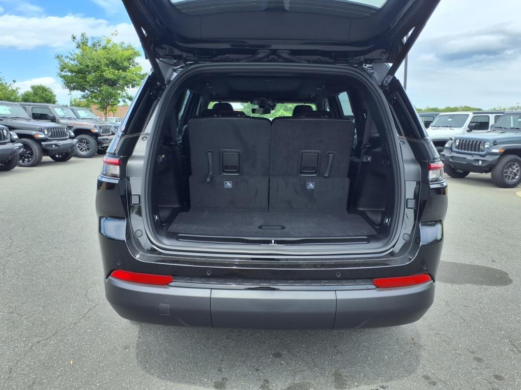 2025 Jeep Grand Cherokee Limited photo 15