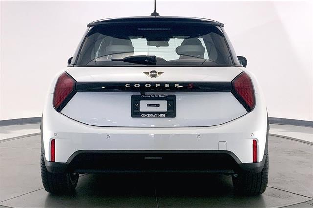 2026 Mini Cooper S Hardtop 2 Door Iconic photo 3
